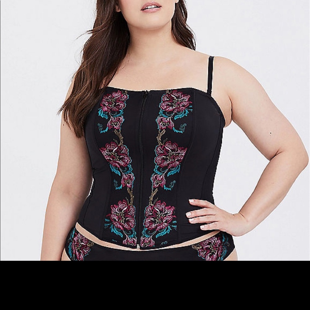 Torrid Black Bustier Embroidery NWT